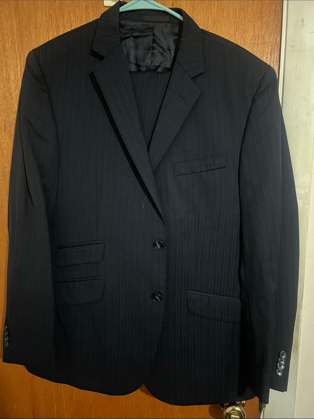 Kenneth Cole New York Navy Pinstripe 2pc suit! 42s, 36x30 pant.